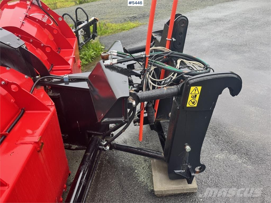 Tokvam VT320 Plog Hóeltakarítók