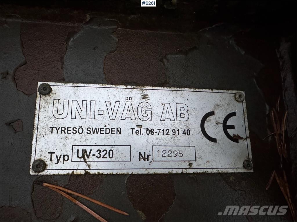 Uni-väg UV-320 Hóeltakarítók