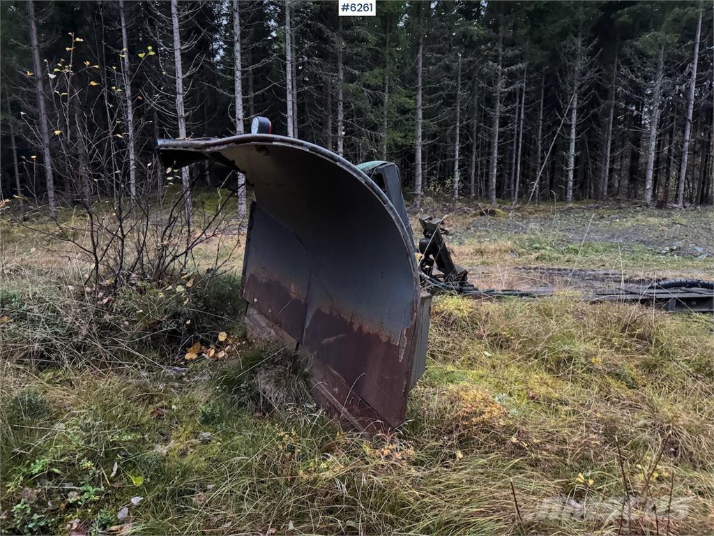 Uni-väg UV-320 Hóeltakarítók