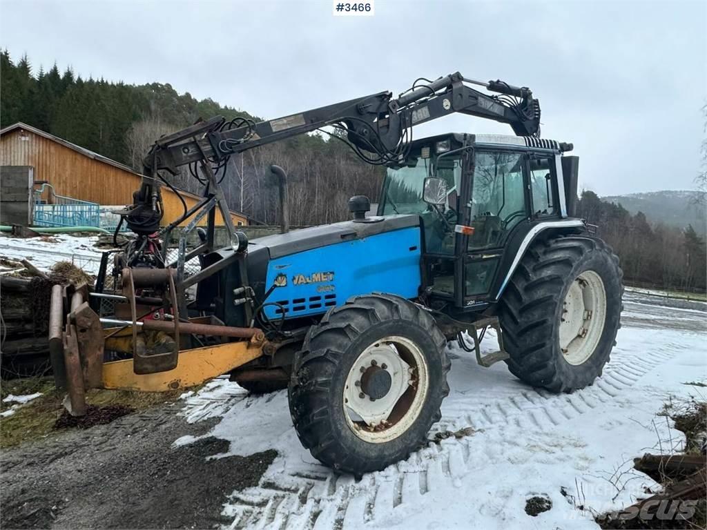Valmet 8100 Traktorok