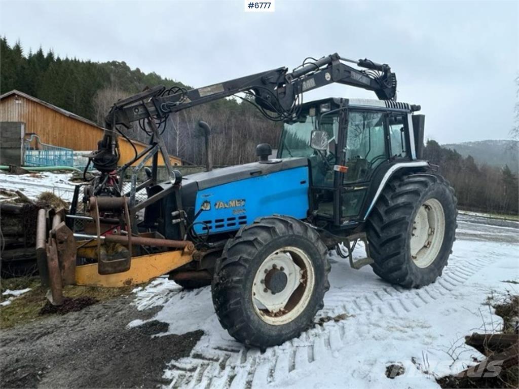 Valmet 8100 Traktorok