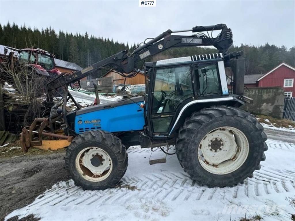 Valmet 8100 Traktorok
