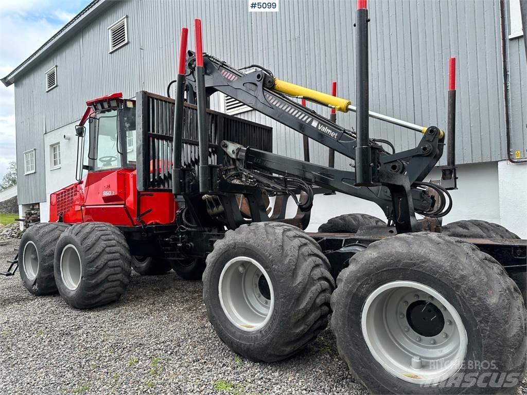 Valmet 860 lll Kihordó daruk