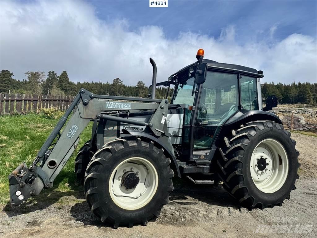 Valtra A85-4 Traktorok