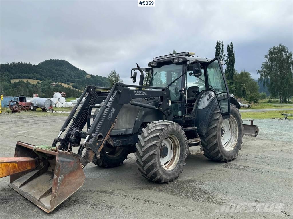 Valtra M120-4 Traktorok