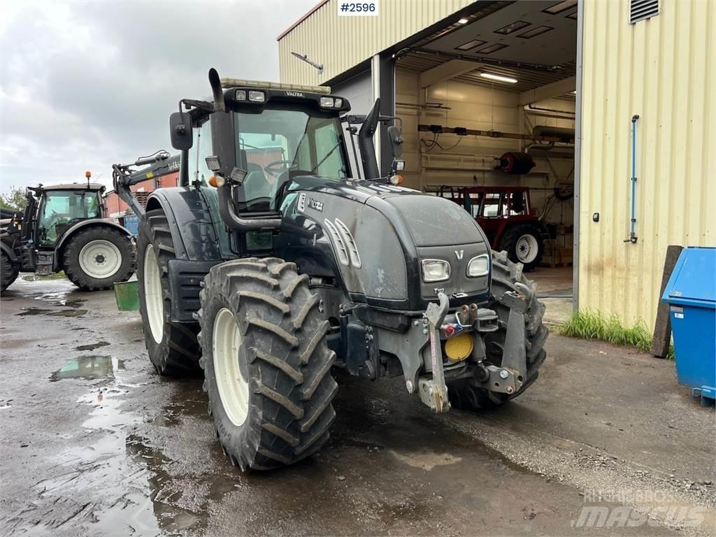 Valtra T182 Traktorok