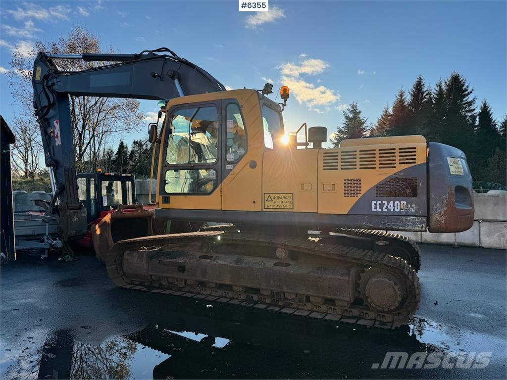 Volvo EC240BNLC Lánctalpas kotrók
