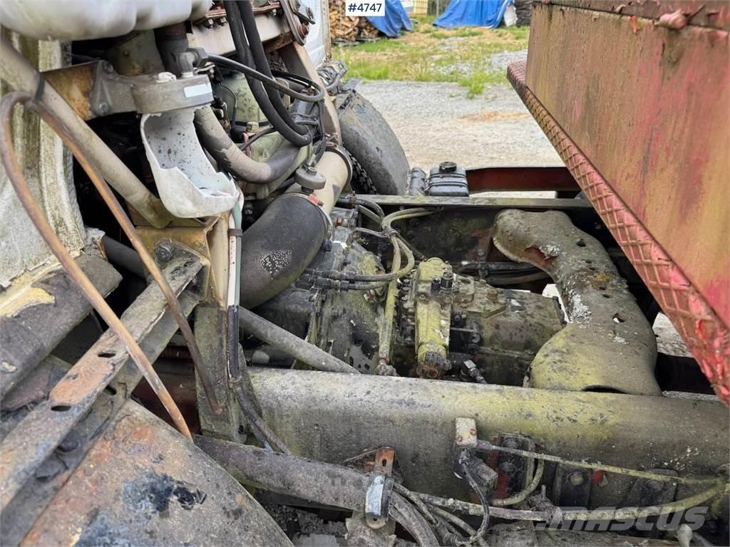 Volvo F 613 Teherautóra szerelt emelők és állványok
