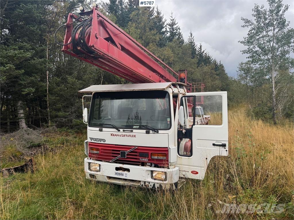 Volvo FL614 Teherautóra szerelt emelők és állványok