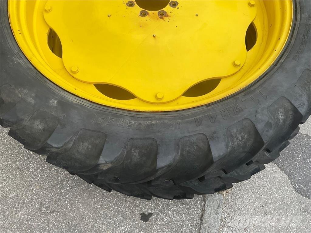  230/95R32 - 270/95R44 Gumiabroncsok, kerekek és felnik