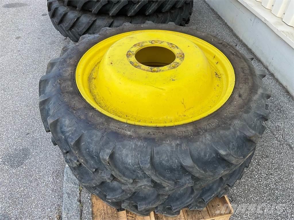  270/95R32 - 340/85R46 Gumiabroncsok, kerekek és felnik