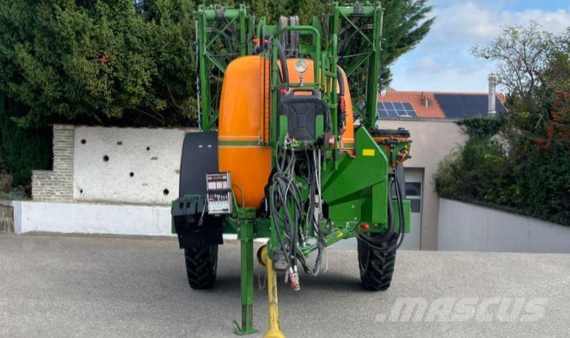 Amazone UG 3000 Vontatott trágyaszórók