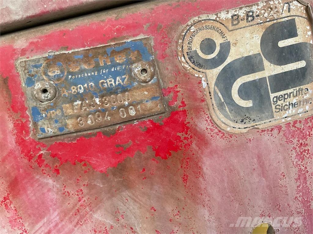  Ascher FAJ 3000 Vontatott trágyaszórók