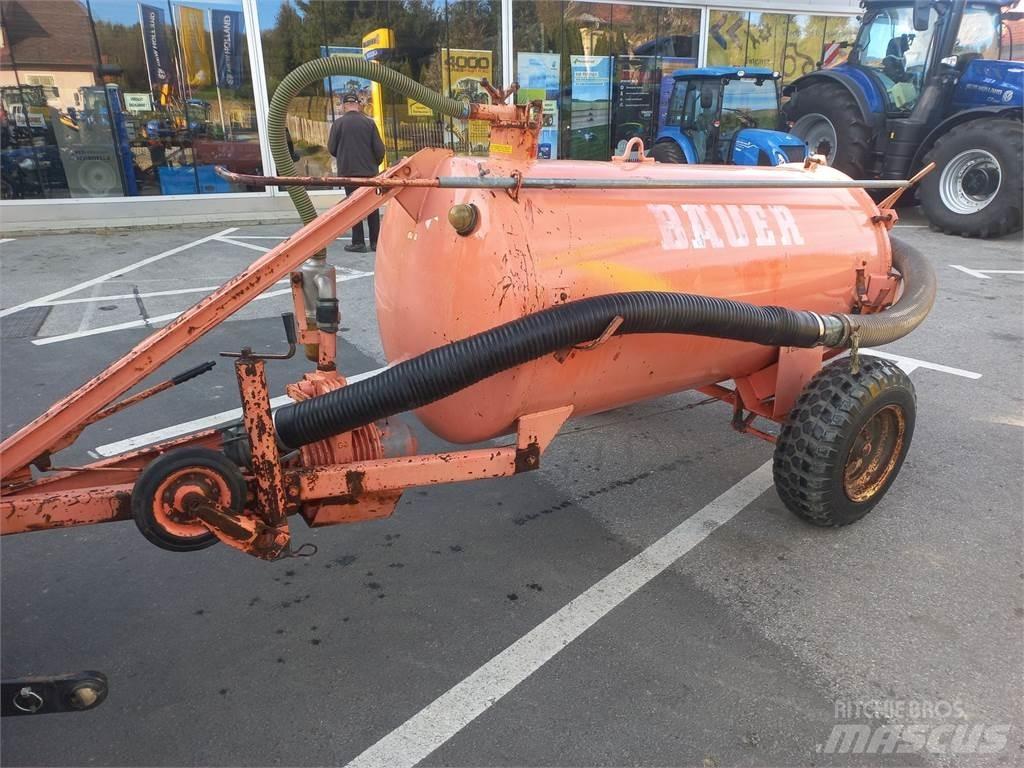 Bauer 1700 Poranyag tartályos