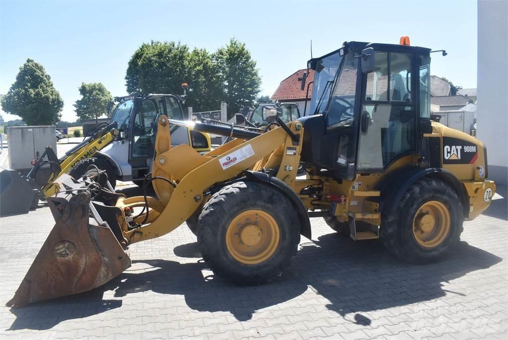 CAT 908M Gumikerekes homlokrakodók