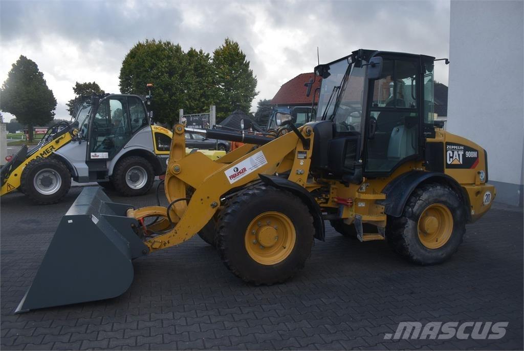 CAT 908M Gumikerekes homlokrakodók