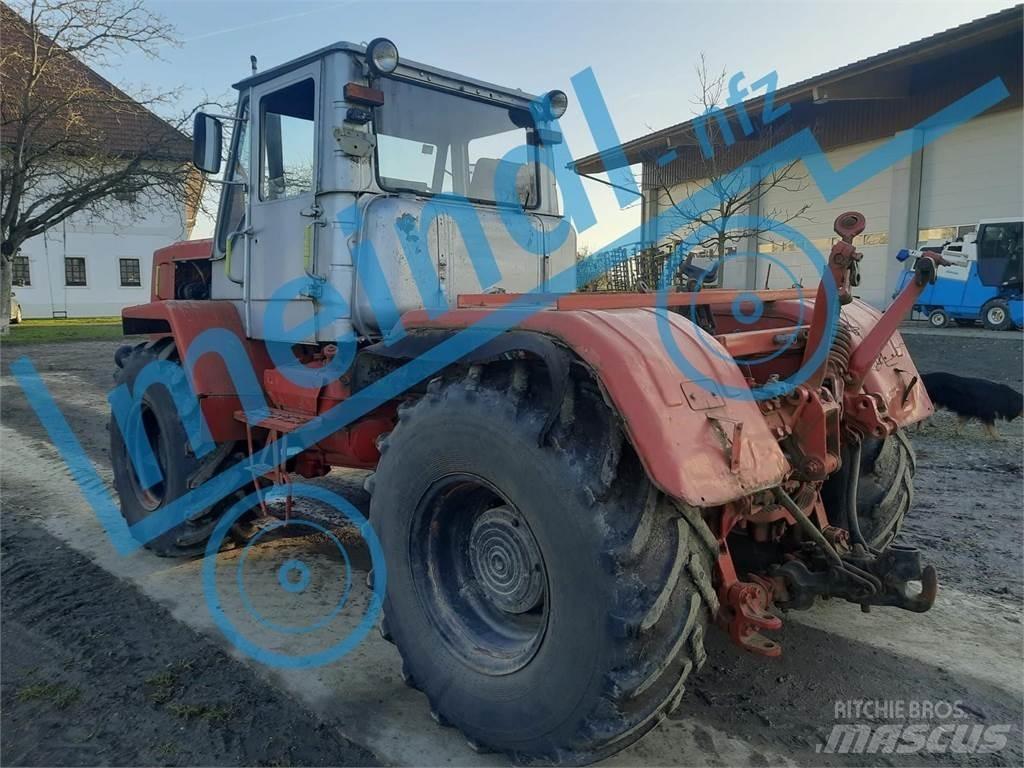 Charkow T 150 Traktorok