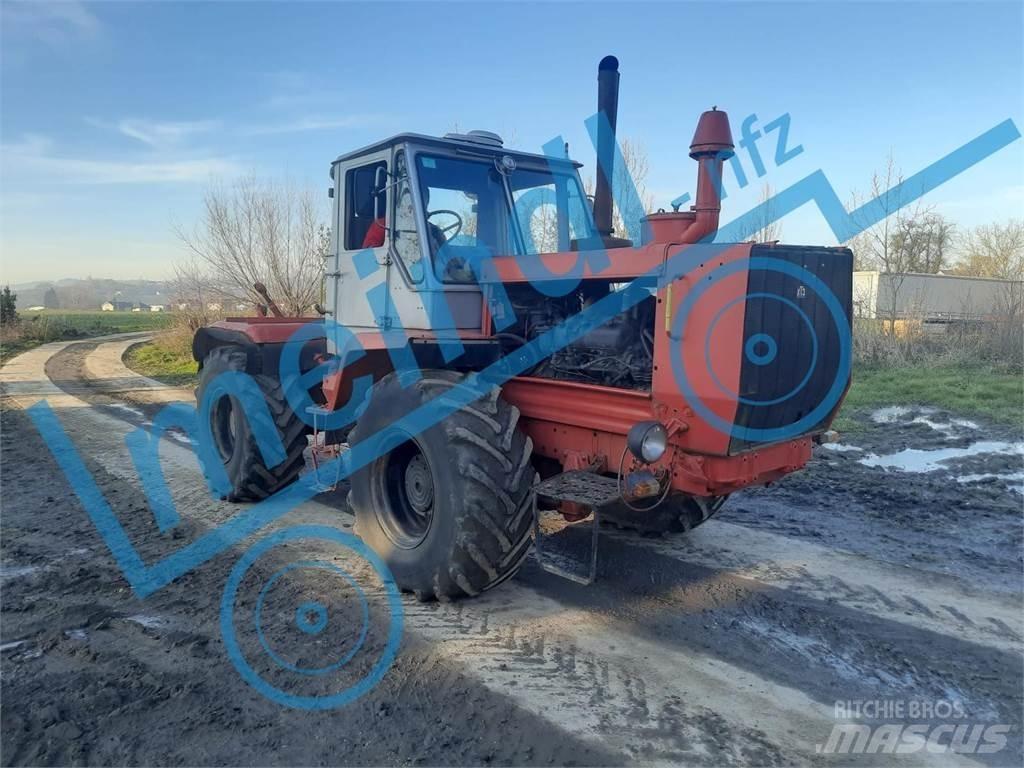 Charkow T 150 Traktorok