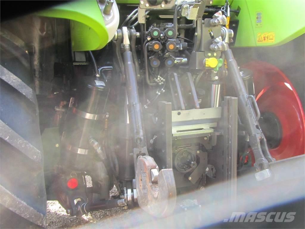 CLAAS Arion 440 Traktorok