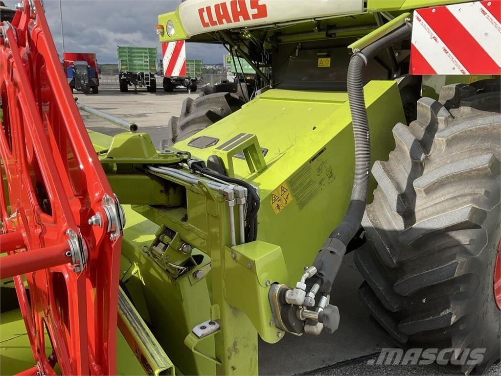 CLAAS AVERO 240 Kombájnok