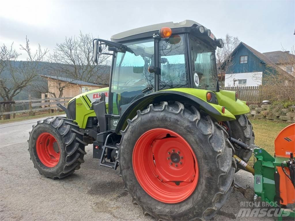 CLAAS Axos 330 CX Traktorok