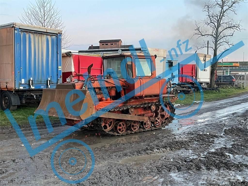  DT 75 Raupe Traktorok