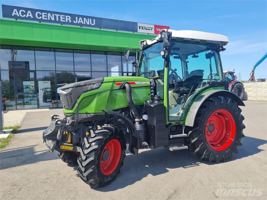 Fendt 211 Vario F Traktorok