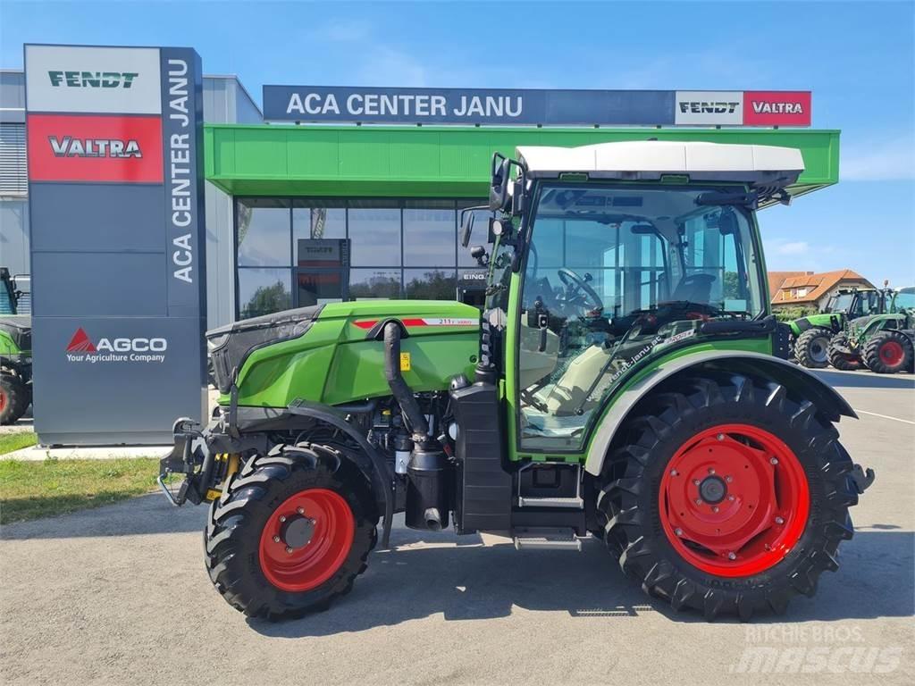 Fendt 211 Vario F Traktorok