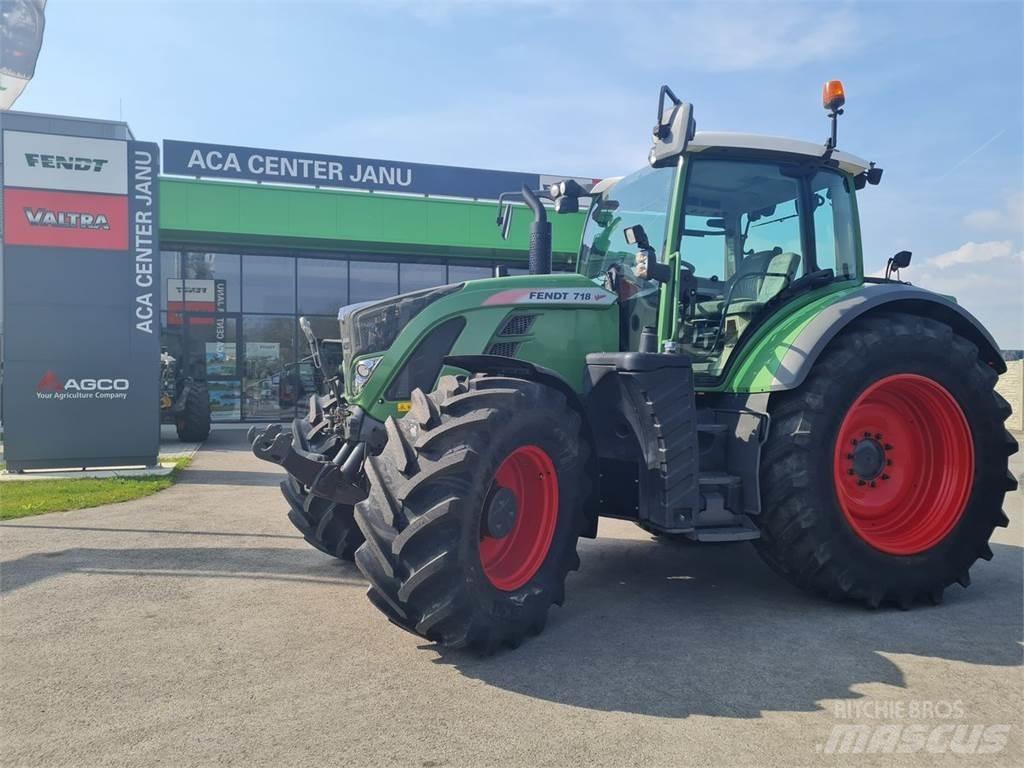 Fendt 718 Vario Traktorok