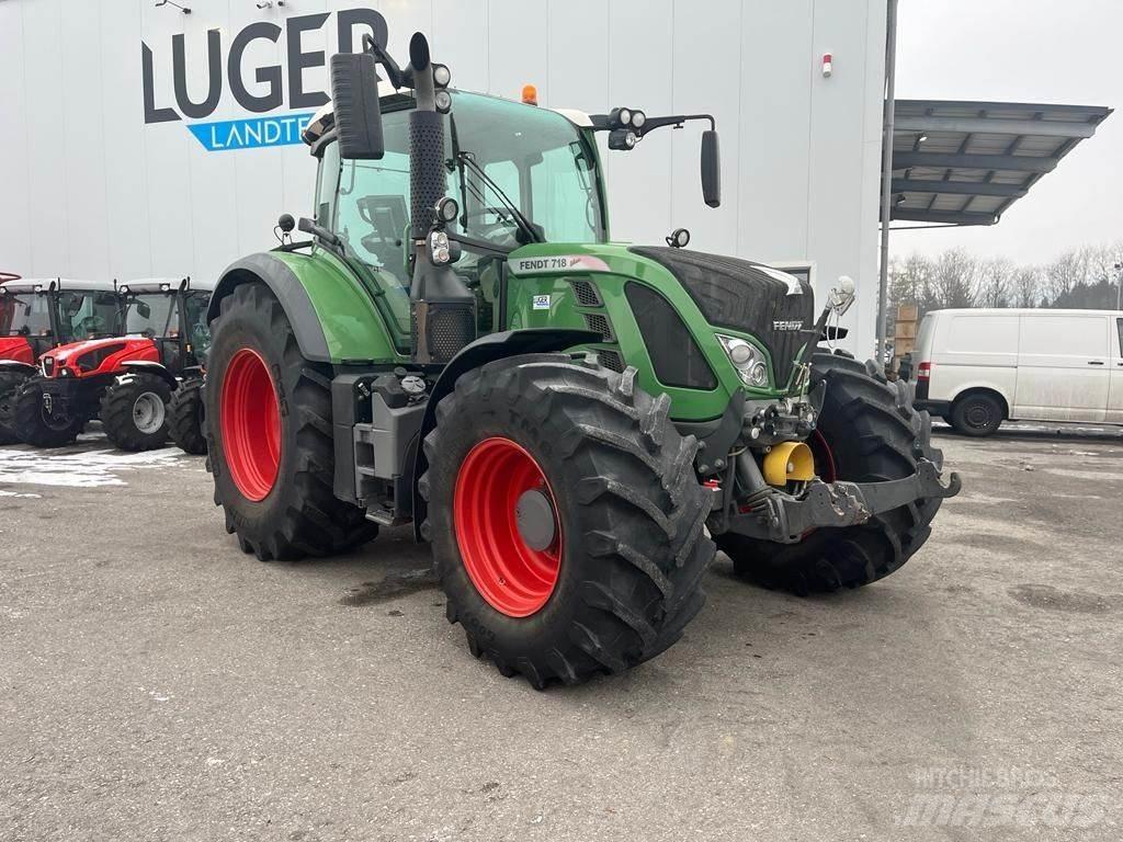 Fendt 718 Vario Traktorok
