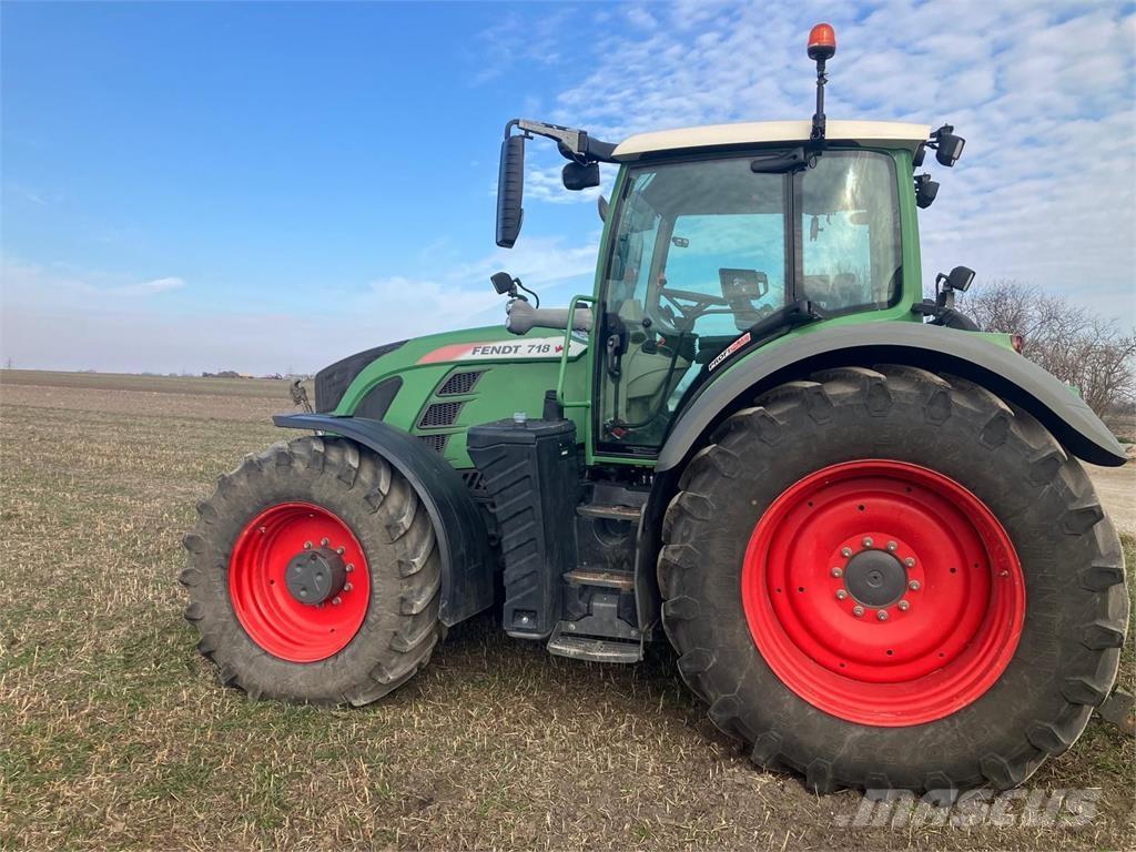 Fendt 718 Vario Traktorok