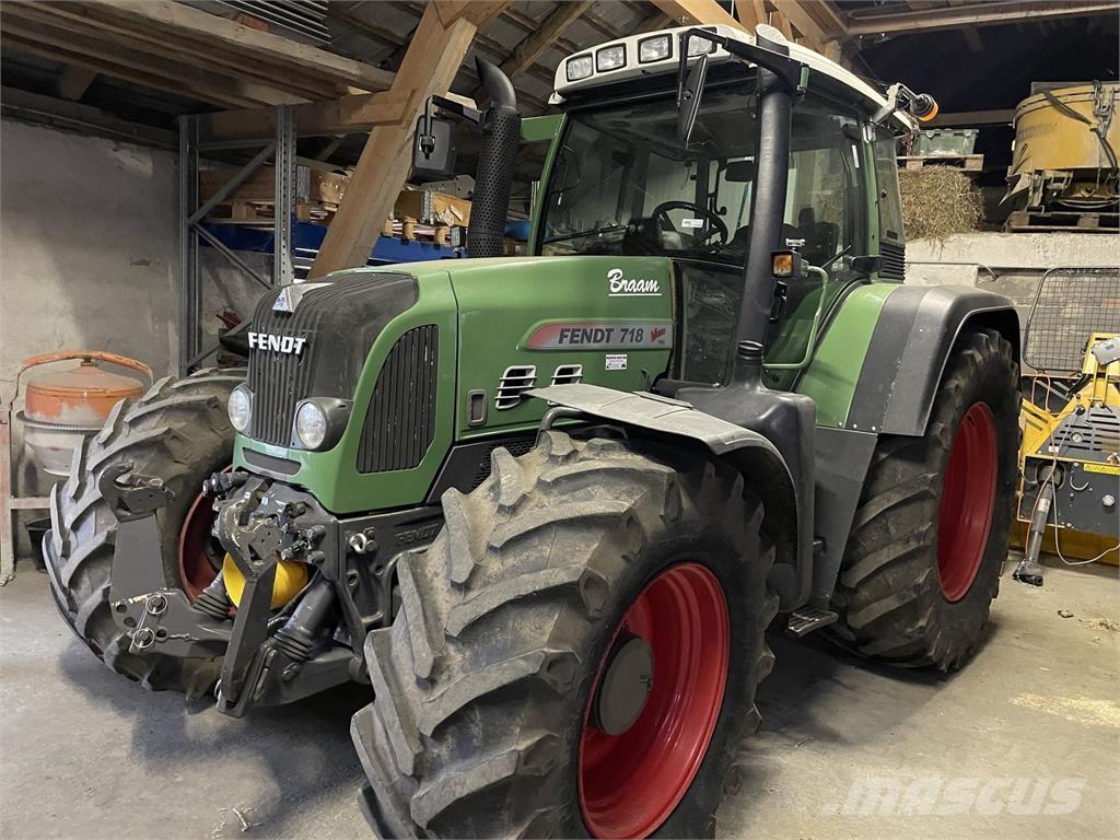 Fendt 718 Vario Traktorok