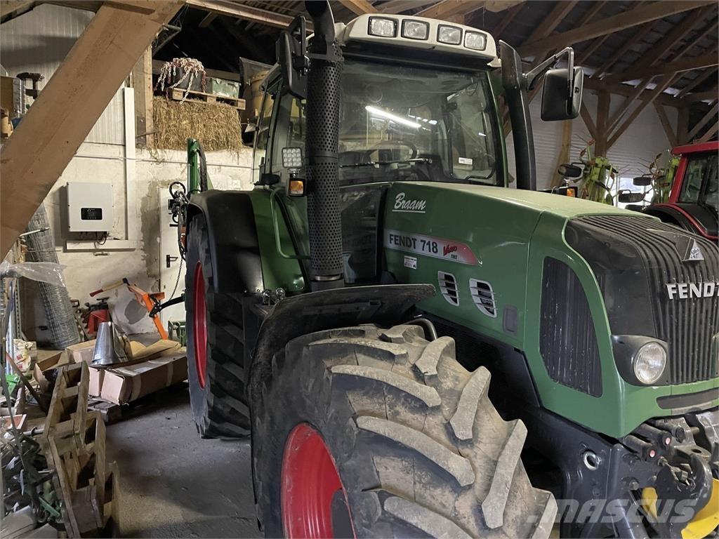 Fendt 718 Vario Traktorok