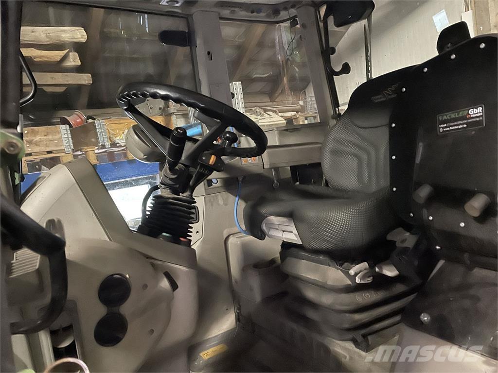 Fendt 718 Vario Traktorok