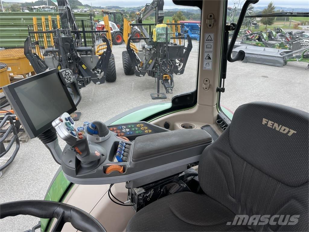 Fendt 724 Vario Traktorok