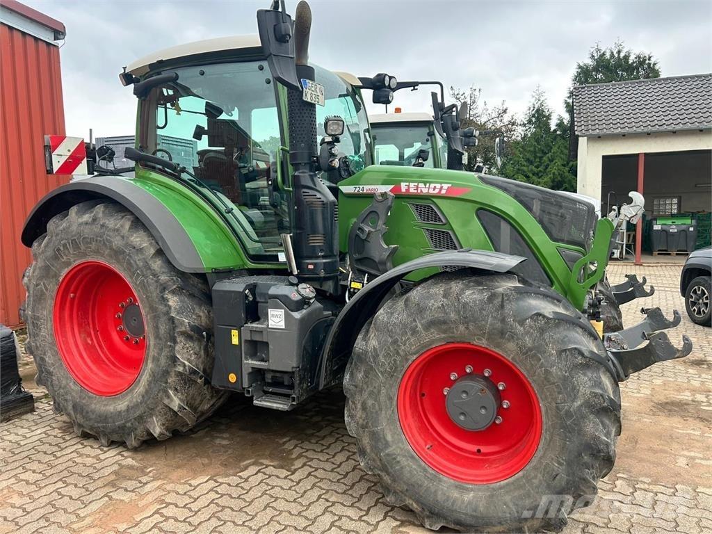 Fendt 724 Vario Traktorok