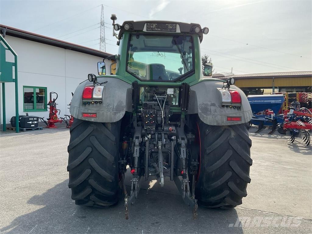 Fendt 822 Vario Traktorok