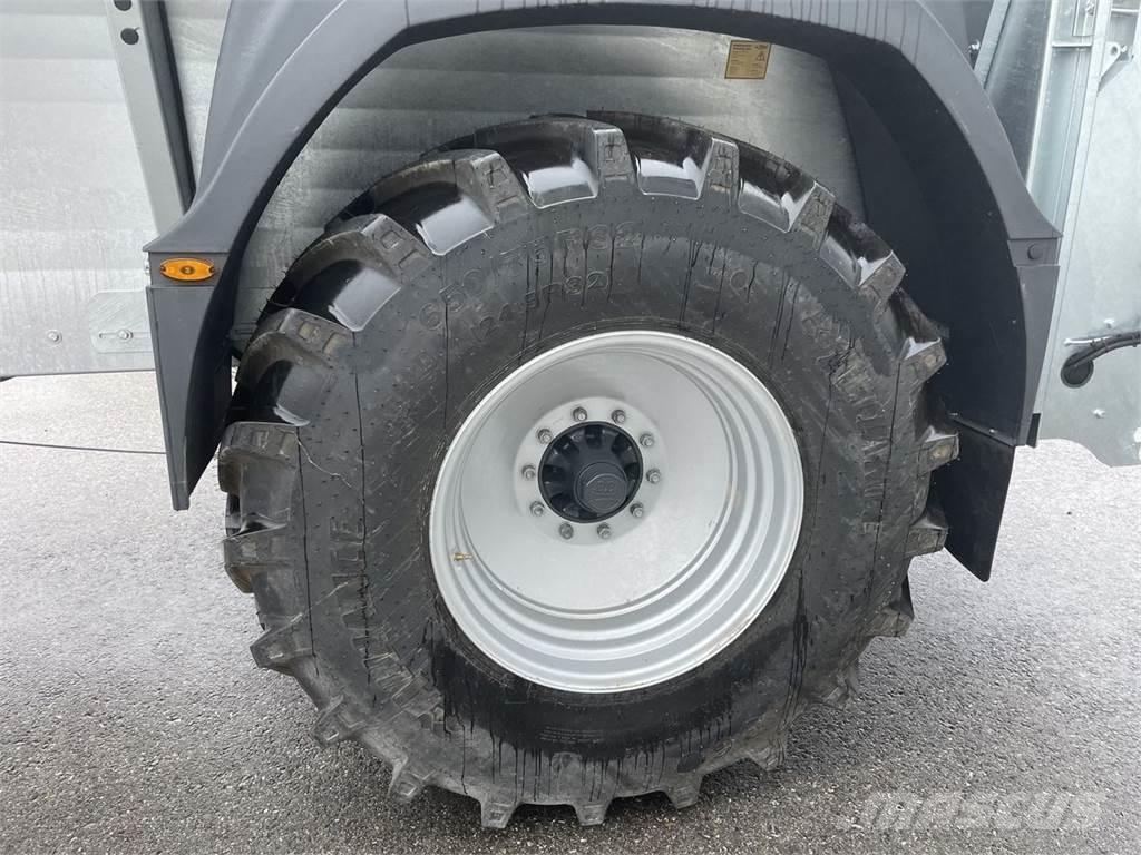 Fliegl ADS 120 Trágyaszóró