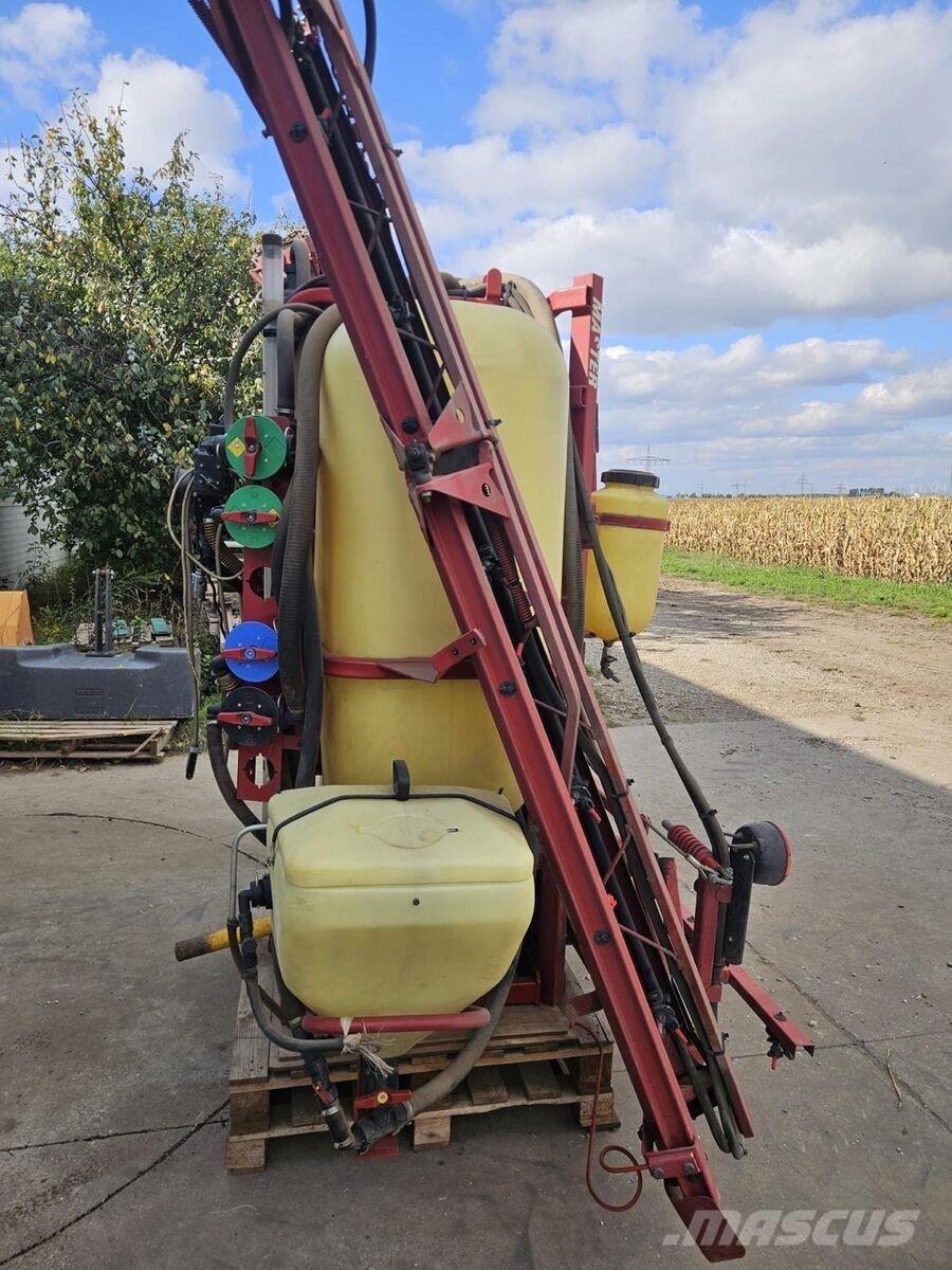 Hardi Master Vontatott trágyaszórók