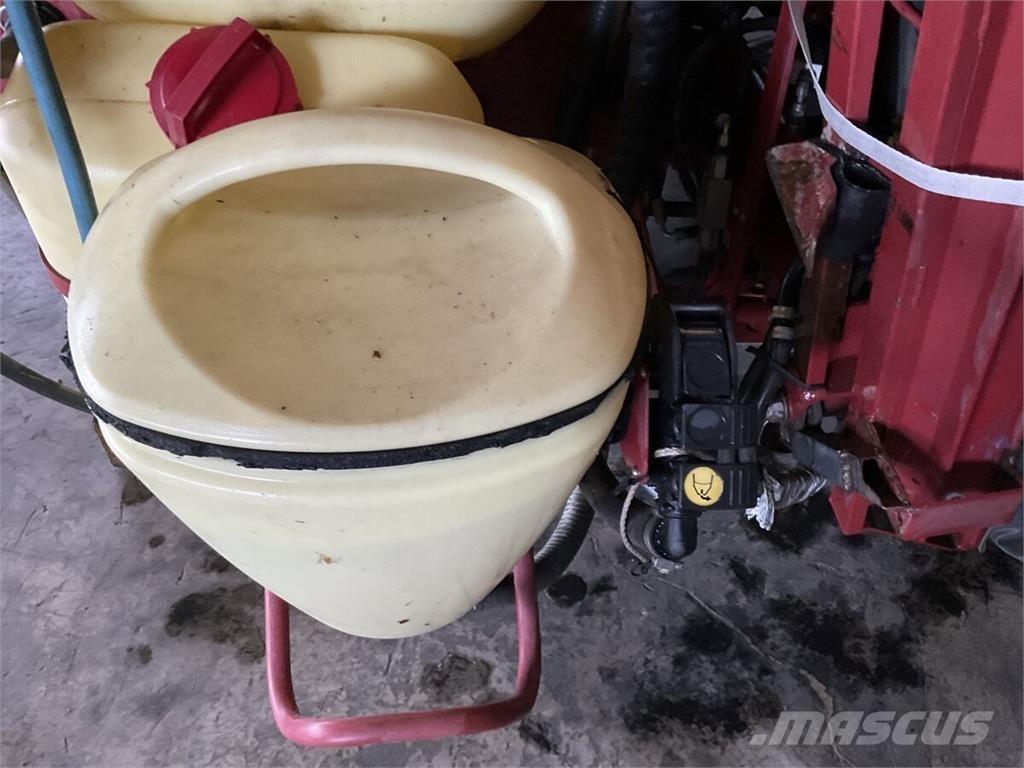 Hardi Master 1200 Vontatott trágyaszórók
