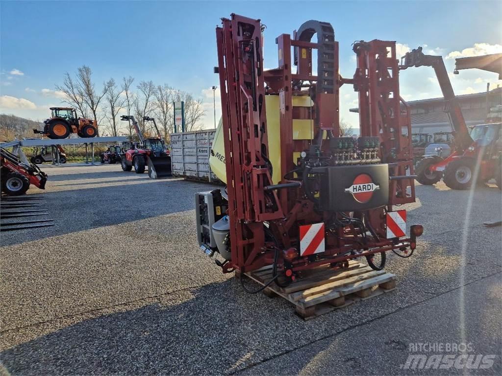 Hardi Mega 12 Vontatott trágyaszórók