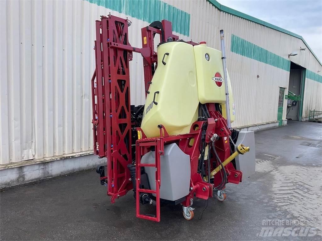 Hardi MEGA 1200 Vontatott trágyaszórók