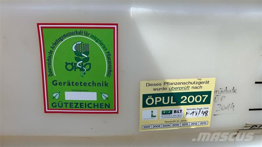 Holder IS 1000 Vontatott trágyaszórók