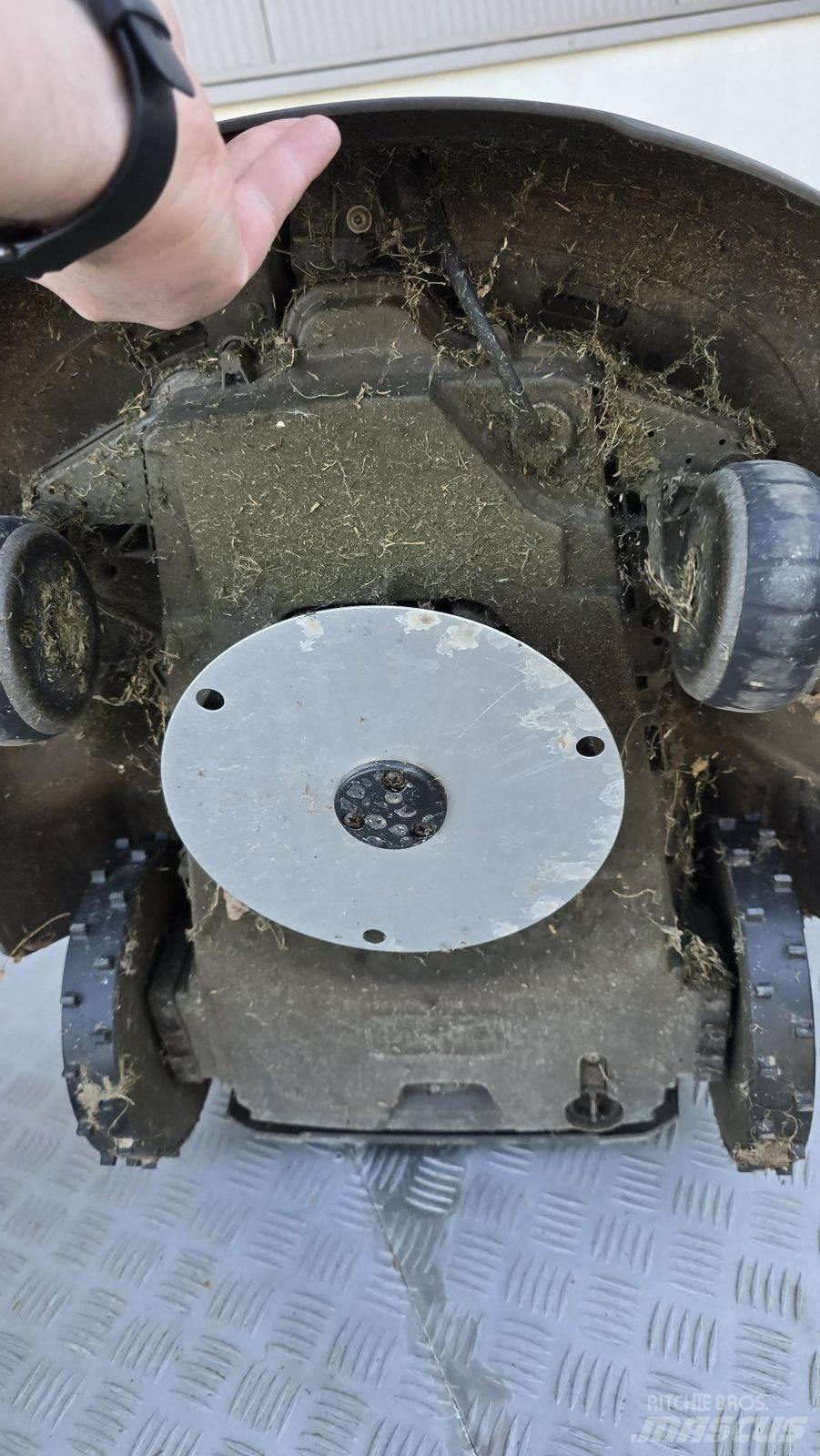 Husqvarna AM310 Egyéb kommunális gépek