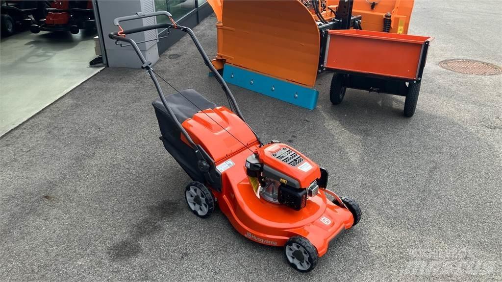 Husqvarna LC 253S Ráülős fűnyírók