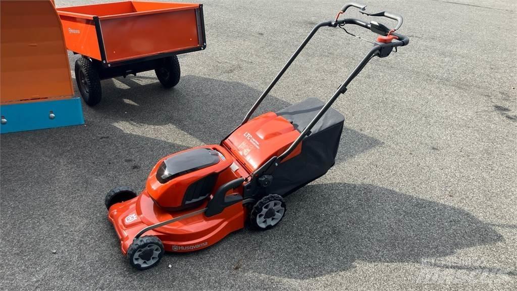 Husqvarna LC 347iVX Ráülős fűnyírók