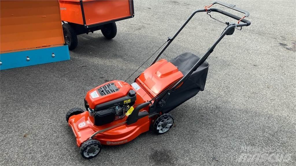 Husqvarna LC 347V Ráülős fűnyírók