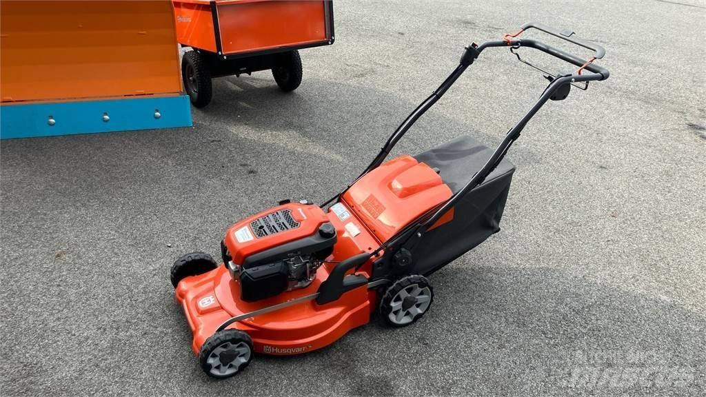Husqvarna LC 353VE Ráülős fűnyírók