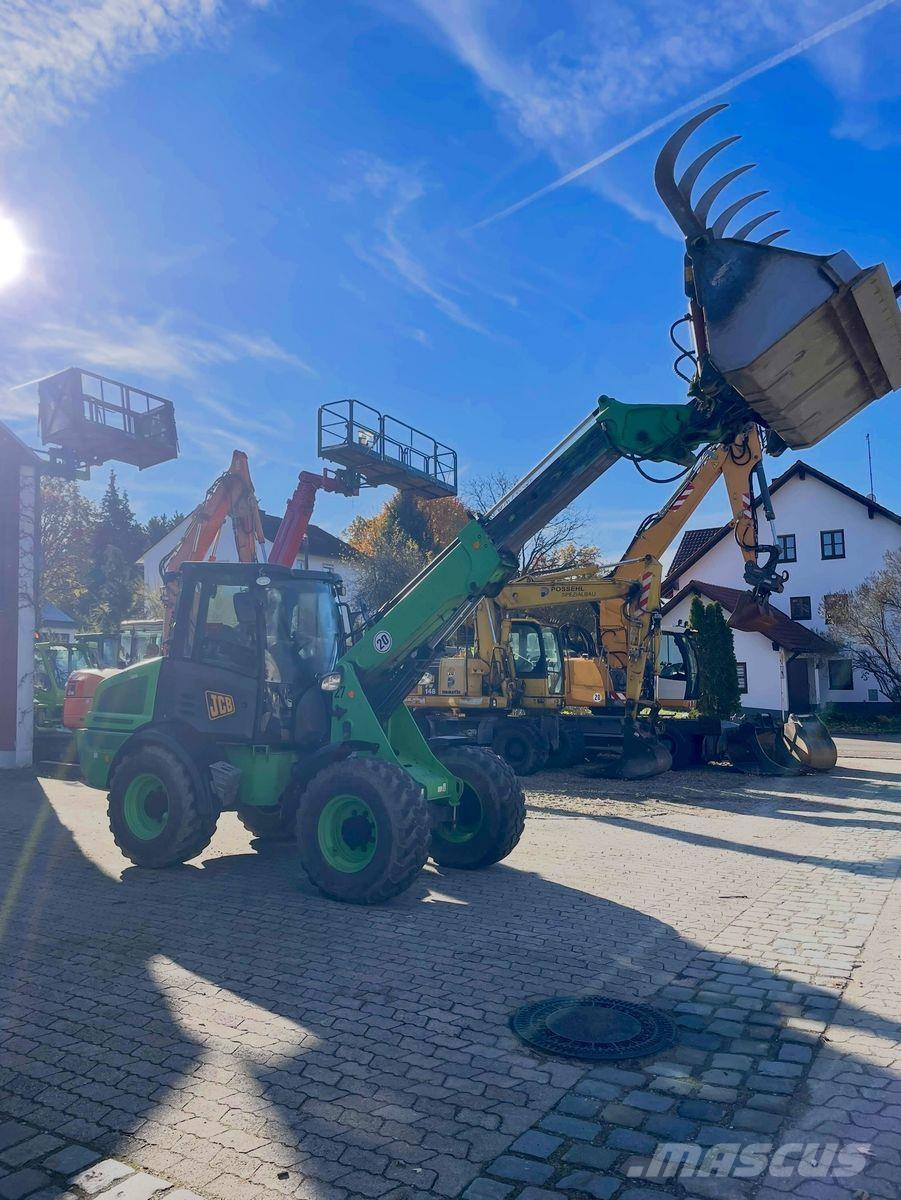 JCB TM 220 Gumikerekes homlokrakodók