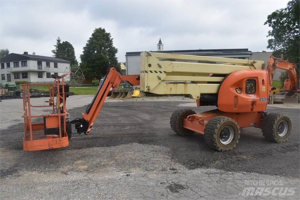 JLG 450AJ Karos emelők